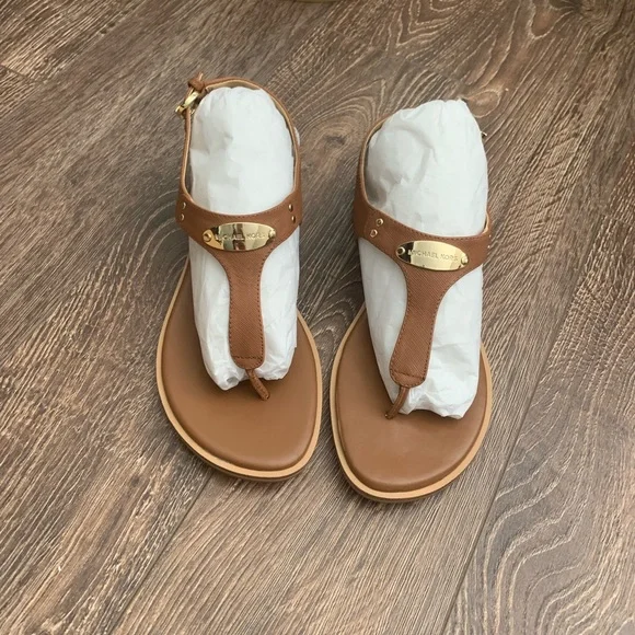 MK Plate Flat Thong Sandals - Picture 2 of 9